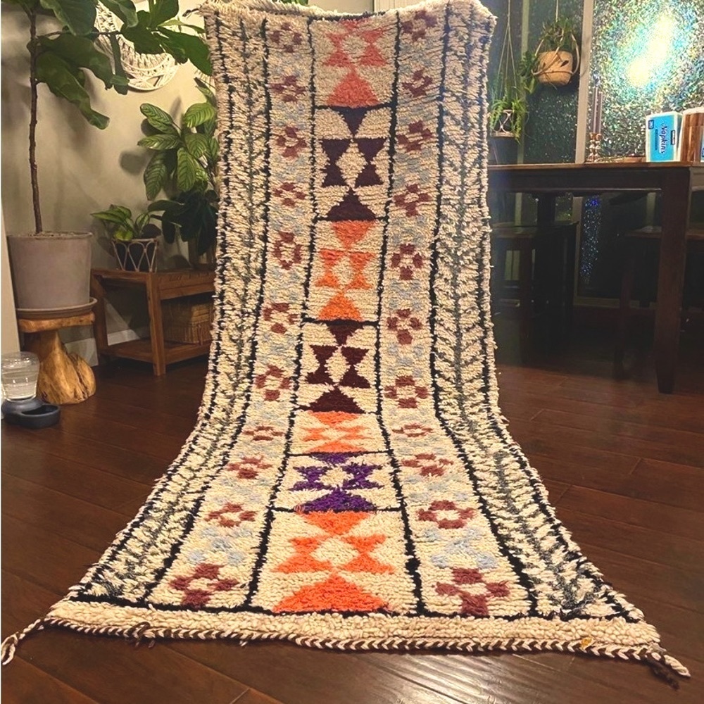 Beautiful, authentic vintage rug runner for Morocco 😍